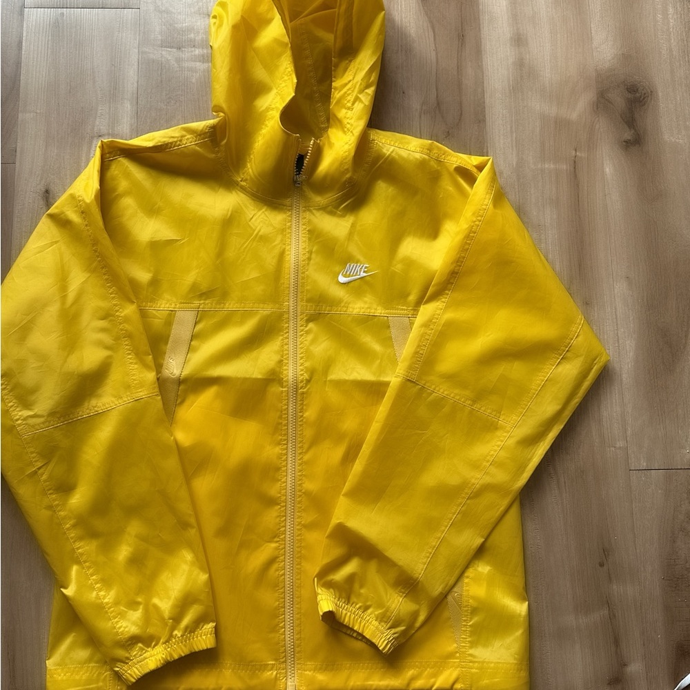 Nike Sportswear Revival Lightweight Woven Jacket - Size S